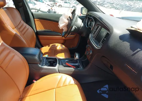 2015 Dodge Charger Srt 392 z USA, uszkodzony, nr VIN 2C3CDXEJ3FH915557